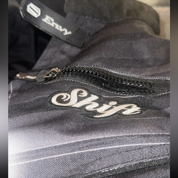 Women’s Shift Motorcycle Jacket - Picture 4 of 10